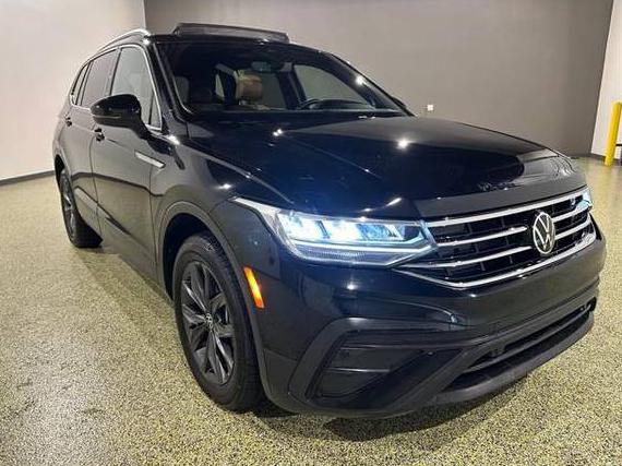 VOLKSWAGEN TIGUAN 4MOTION 2022 3VV2B7AX3NM118864 image